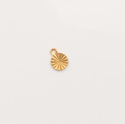Petit pendentif doré strié rond