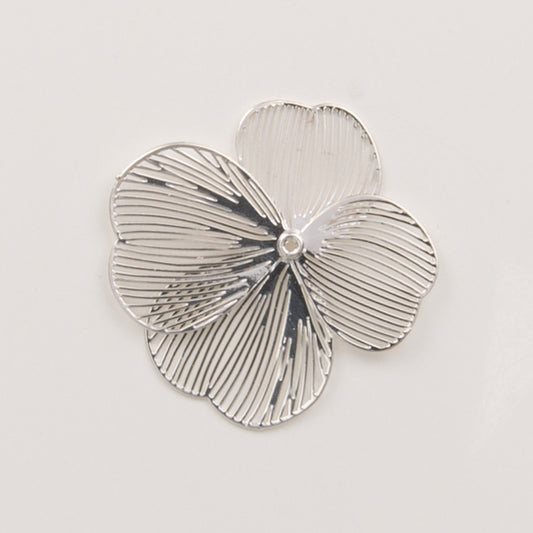 Pendentif fleur filigrane argentée pour créoles – To Do Bijoux