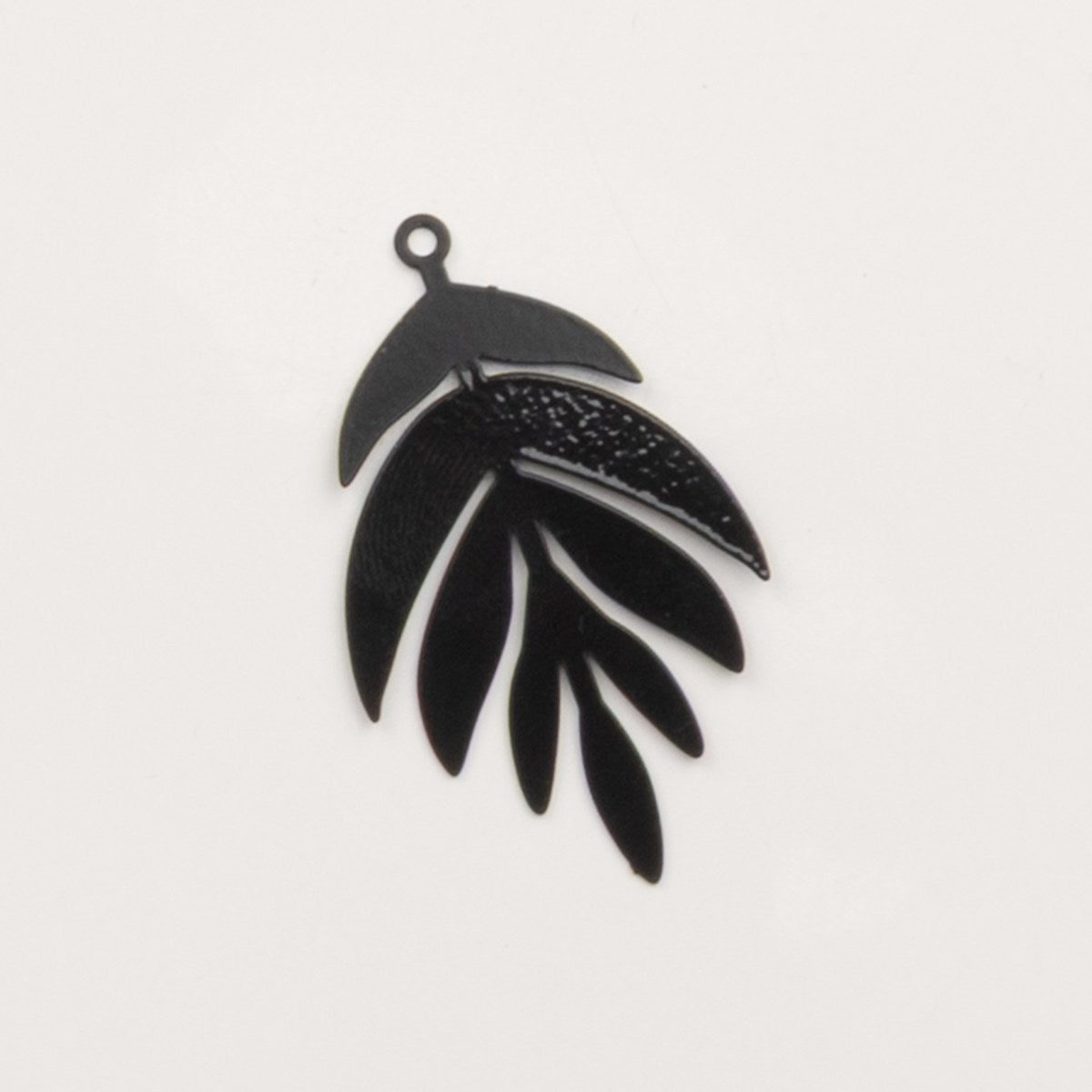 Pendentif feuille filigrane noire pour créoles – To Do Bijoux