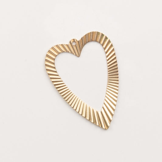 Pendentif cœur ajouré doré strié pour créoles – To Do Bijoux