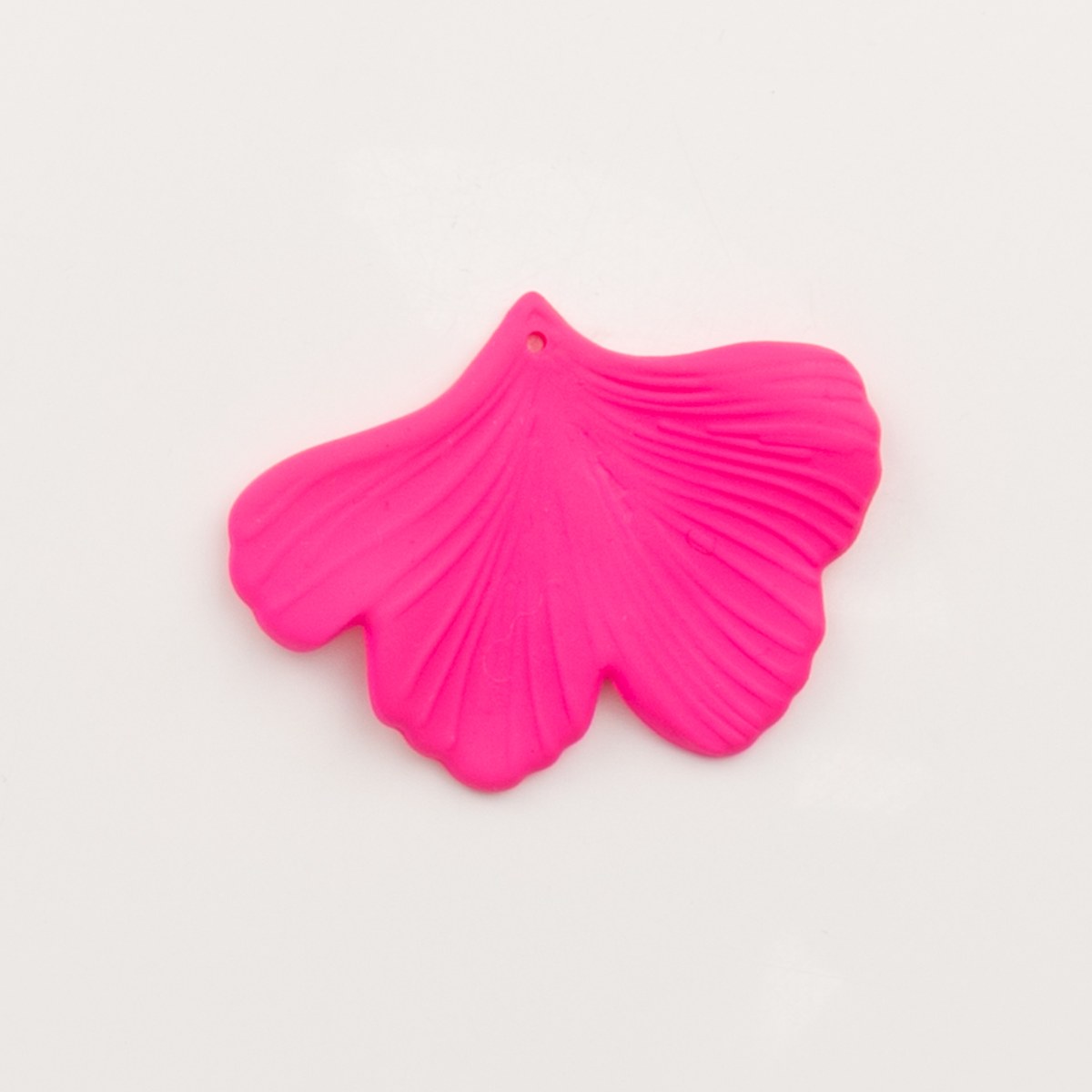 Feuille de ginkgo fuchsia – pendentif pour créoles – To Do Bijoux