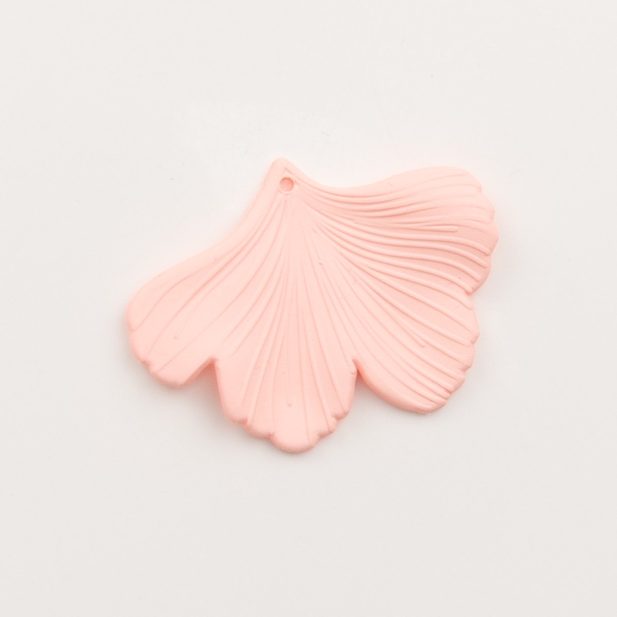 Feuille de ginkgo rose poudré – pendentif pour créoles – To Do Bijoux
